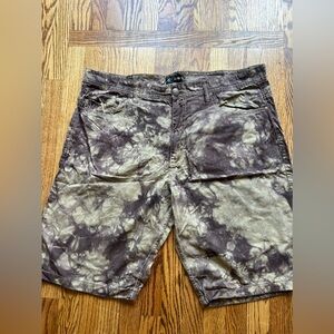Makobi men shorts 
Size 42 
100% cotton 
Style M788
Purple /cream